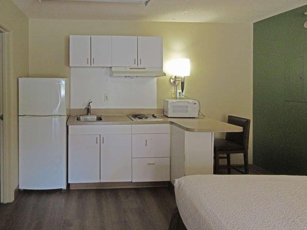 Suburban Studios Raleigh - Crabtree Valley Kamer foto