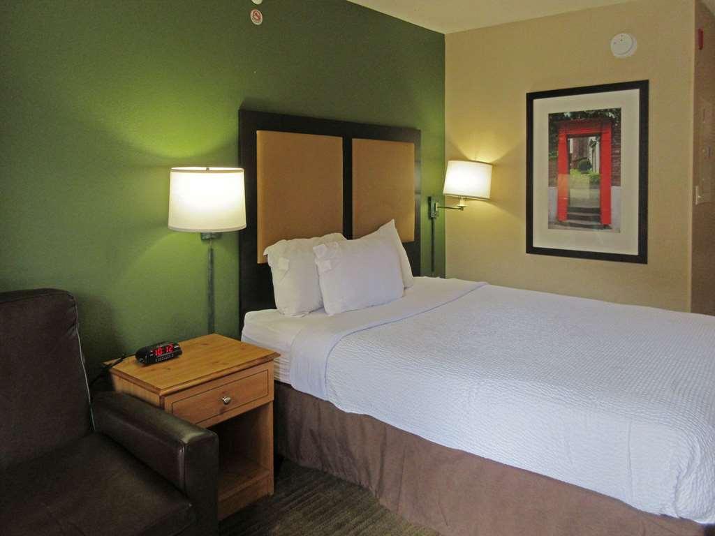 Suburban Studios Raleigh - Crabtree Valley Kamer foto